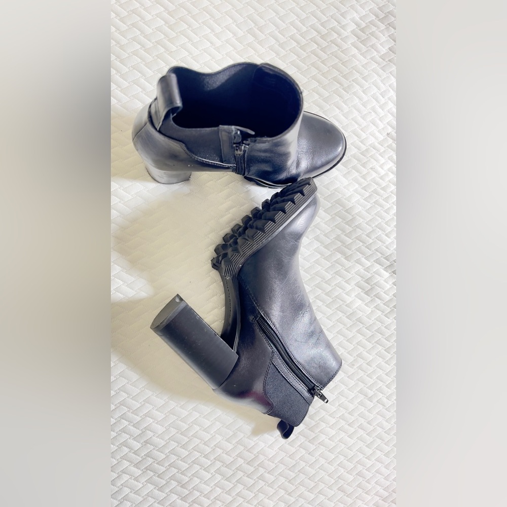 Gibson Latimer Black Heeled Boots